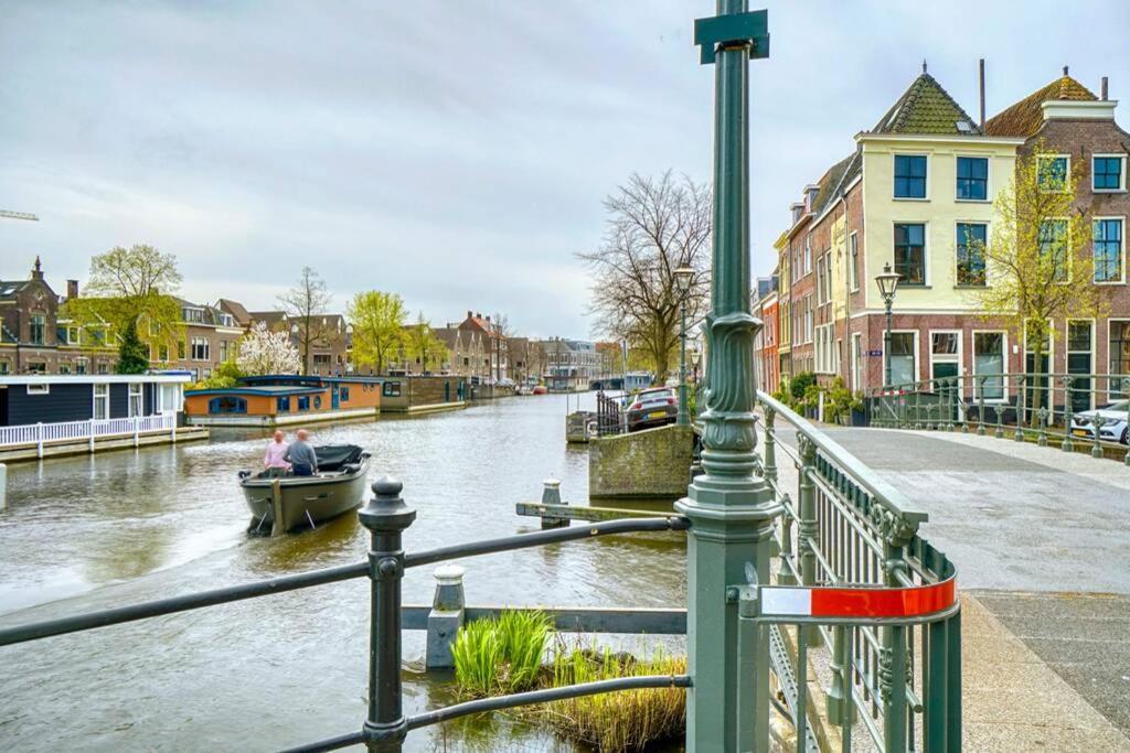 Beautiful Houseboat In The Centre Of Leiden Exterior foto